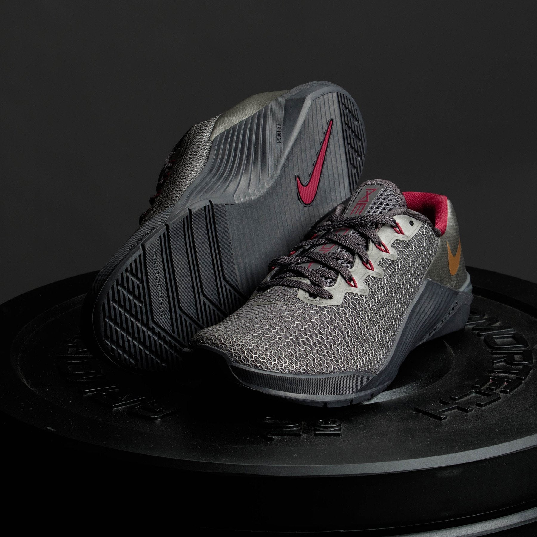 nike metcon metallic gold